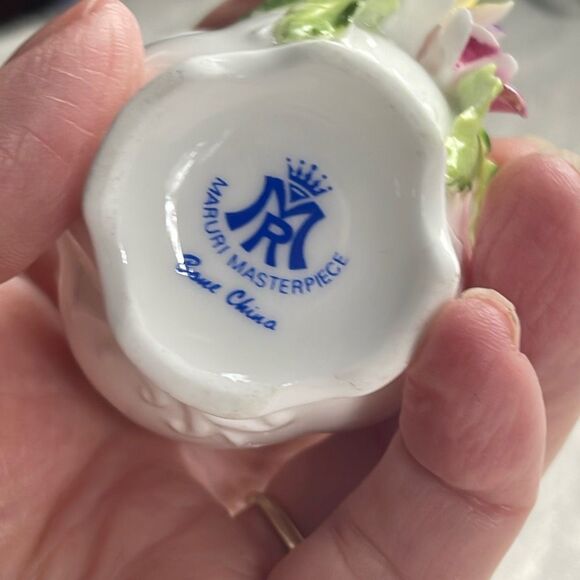 Vintage Maruri Masterpiece tiny floral bone China basket. - Picture 4 of 10